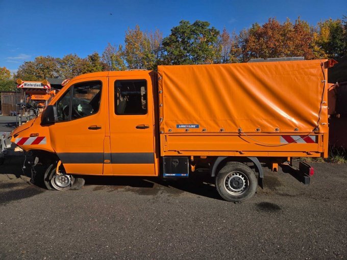 1 Mercedes Benz KLKW offener Kasten Typ 906BA35/4x4 Unfallfahrzeug – foto 2 – kavel bij Zoll-Auktion, Bayreuth
