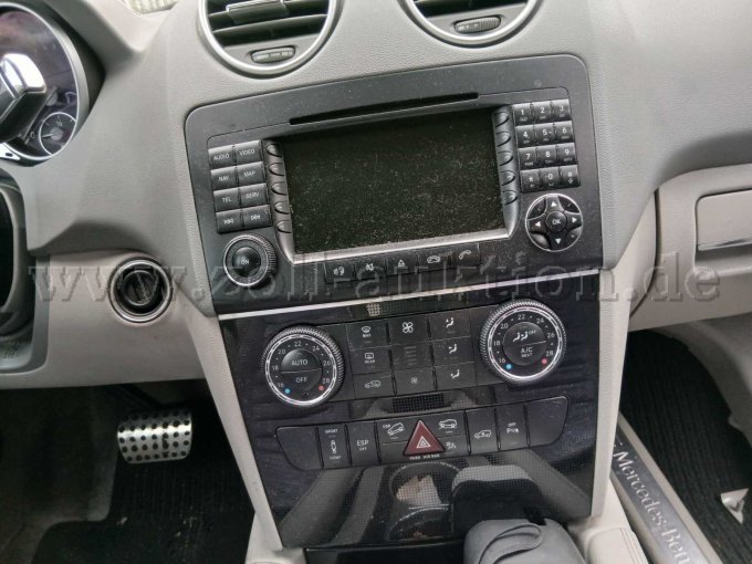 1 Mercedes Benz ML320 CDI 4MATIC grau – foto 4 – kavel bij Zoll-Auktion, Hamburg