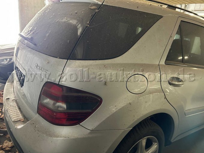 Fahrzeug-von-hinten-rechts