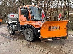 Unimog von vorne seitlich