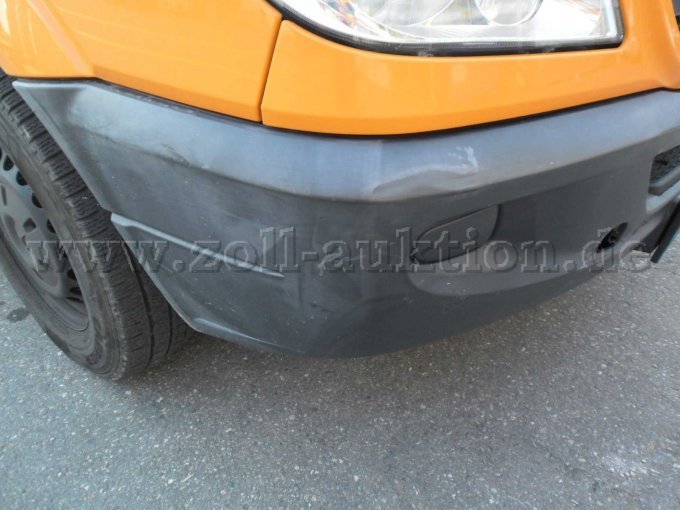 Kratzer Stoßfänger vorn