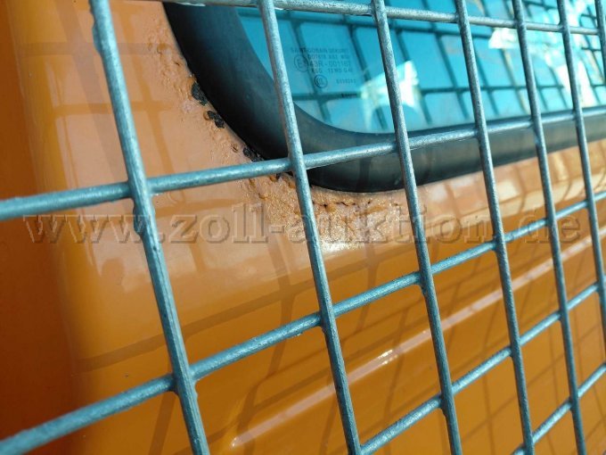 Heckfenster links mit Roststelle
