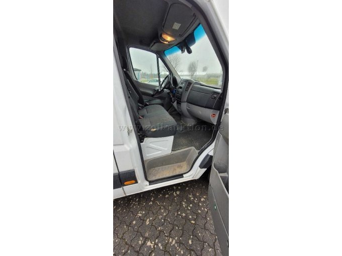 Innenansicht Vordersitze