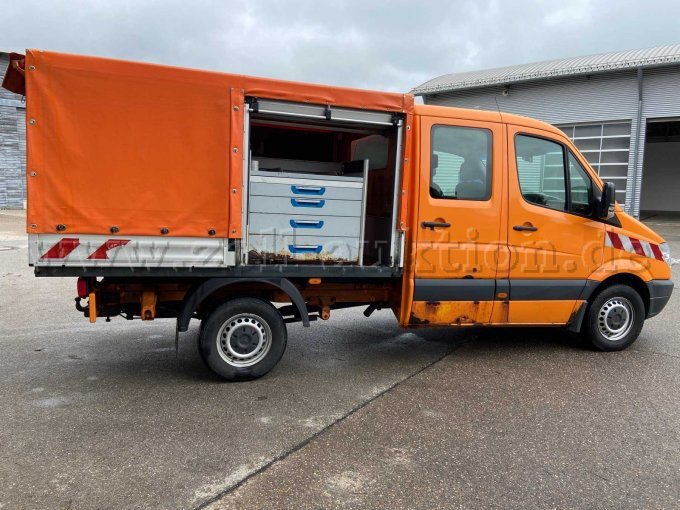 Mercedes Benz Sprinter
rechte Seite
