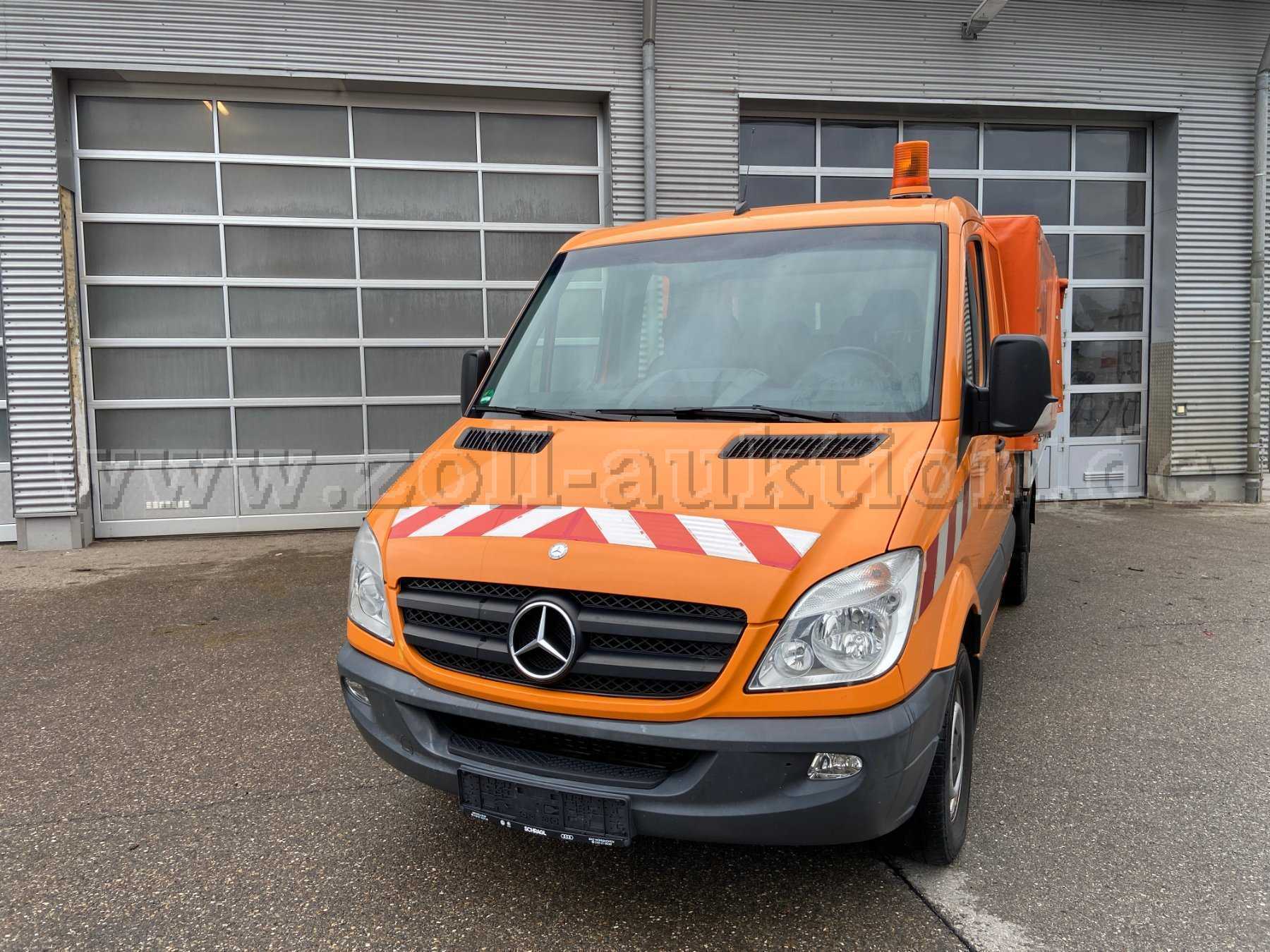 Mercedes Benz Sprinter
von vorne links