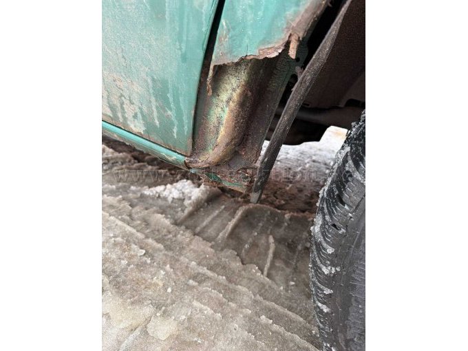 Kotflügel v. rechts Durchrostung