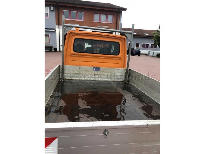 Fahrzeug von hinten Ladefläche