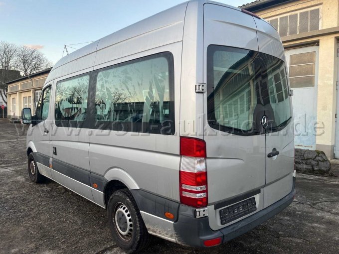 Fahrzeug hinten links