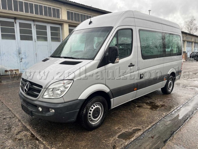 Fahrzeug vorne links