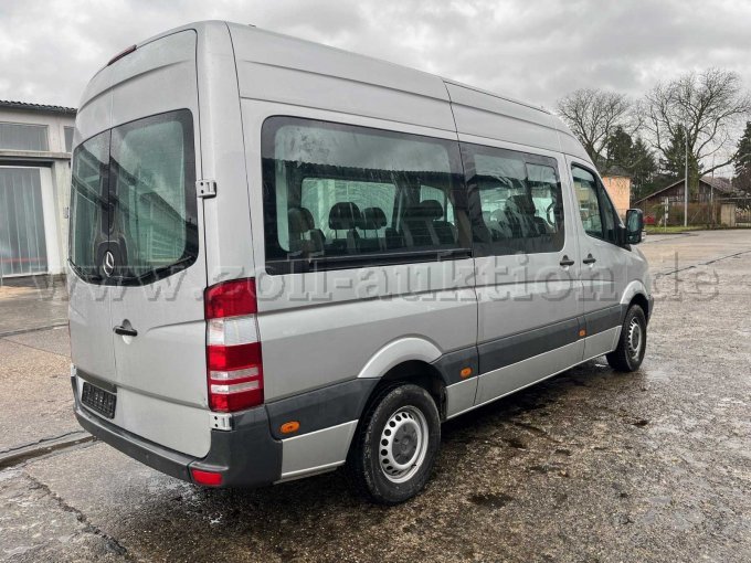 Fahrzeug hinten rechts