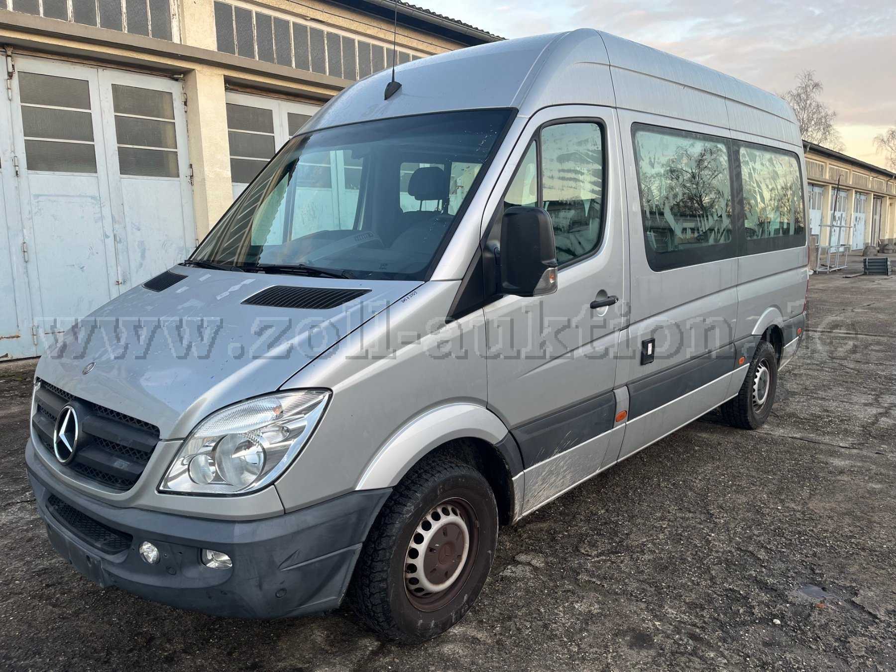 Fahrzeug vorne links