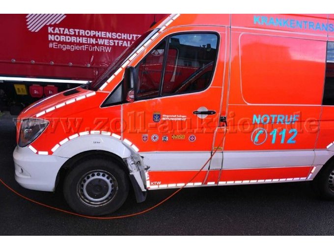 Ansicht Seite links, Frontbereich und Fahrertür.