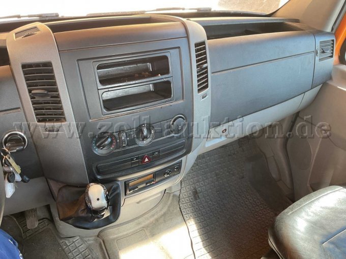 1 Mercedes Benz Sprinter 511 (Doka 3-Seiten Kipper) – foto 12 – kavel bij Zoll-Auktion, Ansbach