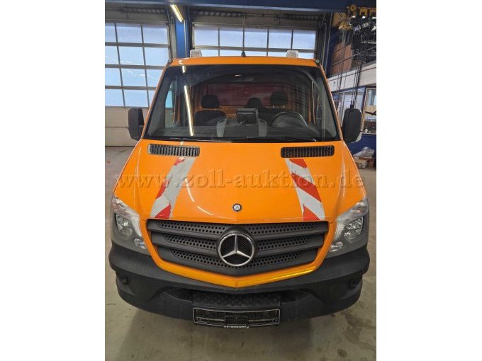 Mercedes Benz Sprinter Pritsche Plane, Vorderansicht