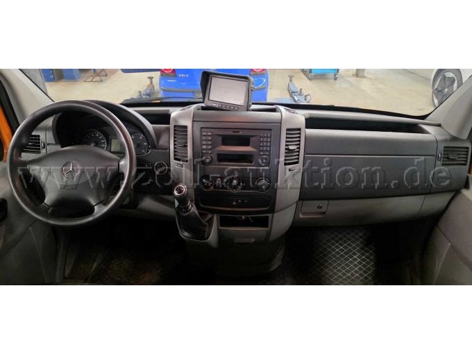 Mercedes Benz Sprinter Pritsche Plane, Cockpit Ansicht