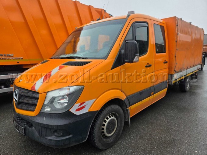 Mercedes Benz Sprinter Pritsche Plane, vordere linke Seitenansicht