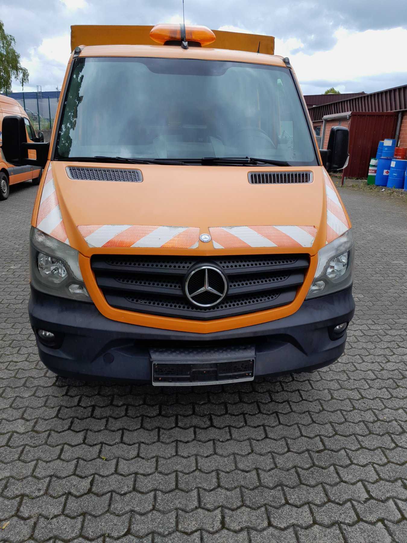 Zoll Auktion Fahrzeugenull