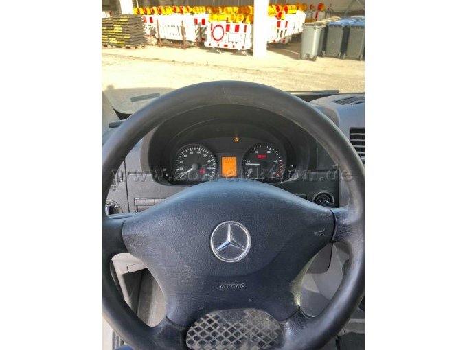 Ansicht Lenkrad und Instrument