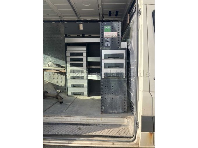 Ansicht Laderaum 
Bott Schranksystem