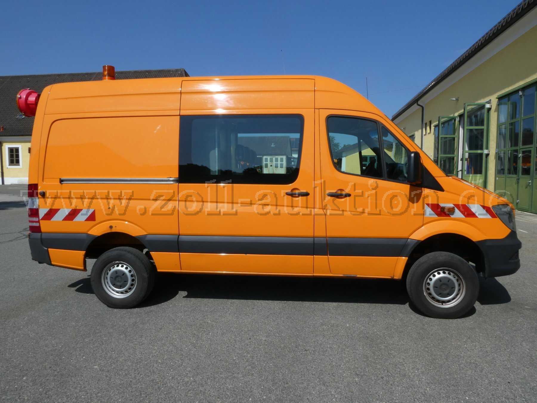 Mercedes Benz  Sprinter Doka Kastenwagen, allrad, defekt, gebraucht: Ansicht von rechts