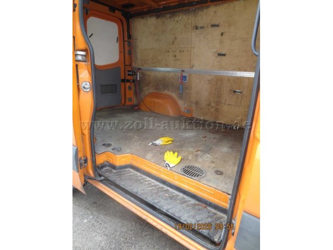 Blick in Laderaum Seitentür