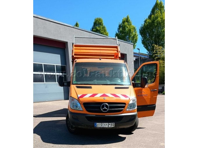 Fahrzeug von vorne rechts