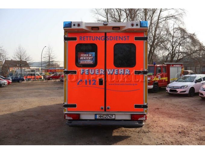 1 Mercedes Benz Sprinter RTW mit Kofferaufbau (HH-2747) – foto 5 – kavel bij Zoll-Auktion, Hamburg