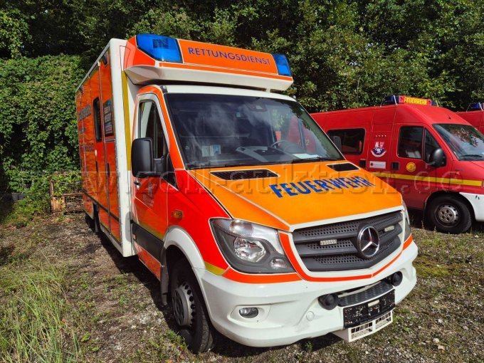 Ansicht von schräg vorne rechts.