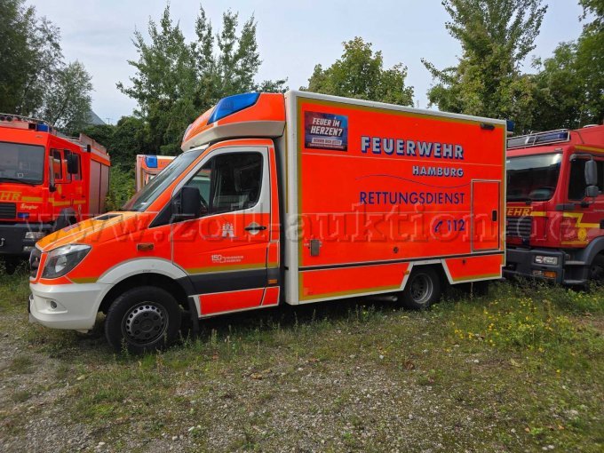 1 Mercedes Benz Sprinter mit RTW-Kofferaufbau (HH-2778) – foto 3 – kavel bij Zoll-Auktion, Hamburg