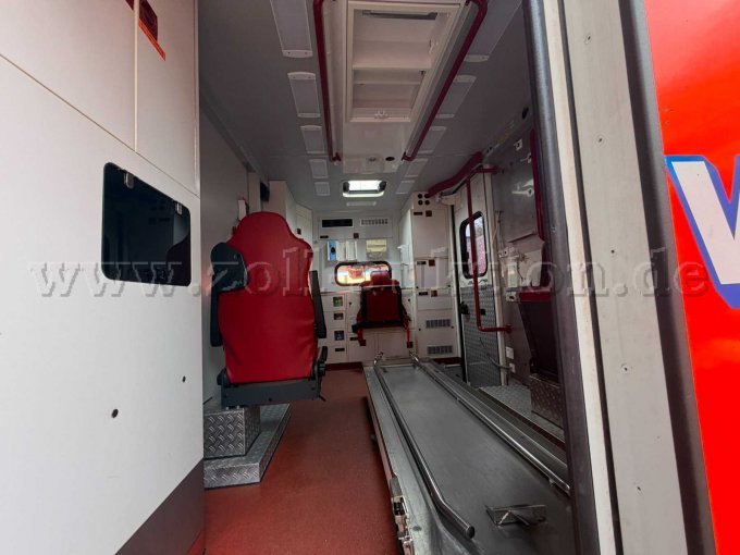 1 Mercedes Benz Sprinter mit RTW-Kofferaufbau (HH-2778) – foto 15 – kavel bij Zoll-Auktion, Hamburg