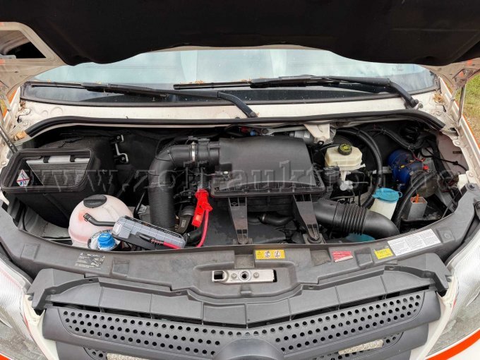 1 Mercedes Benz Sprinter mit RTW-Kofferaufbau (HH-2778) – foto 9 – kavel bij Zoll-Auktion, Hamburg