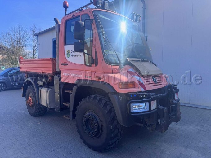 rechte Seite Unimog