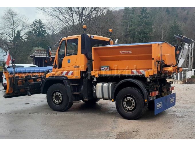 Unimog U400 Seitenansicht links