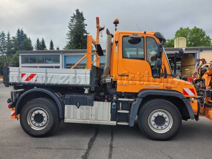 rechte Fahrzeugseite