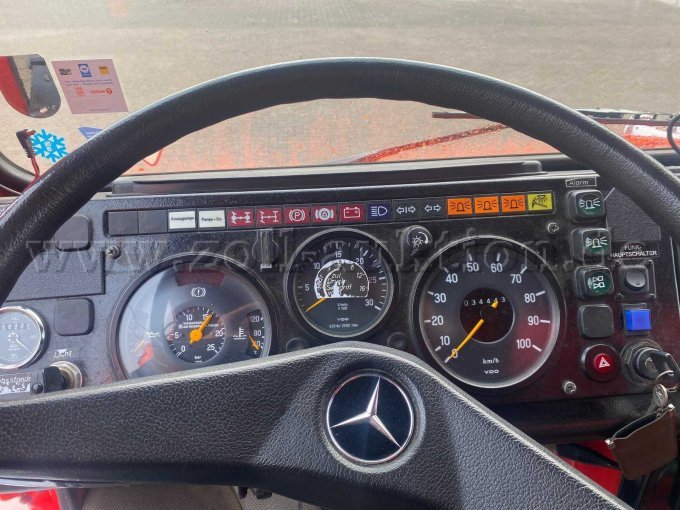 Armaturentafel Fahrerplatz