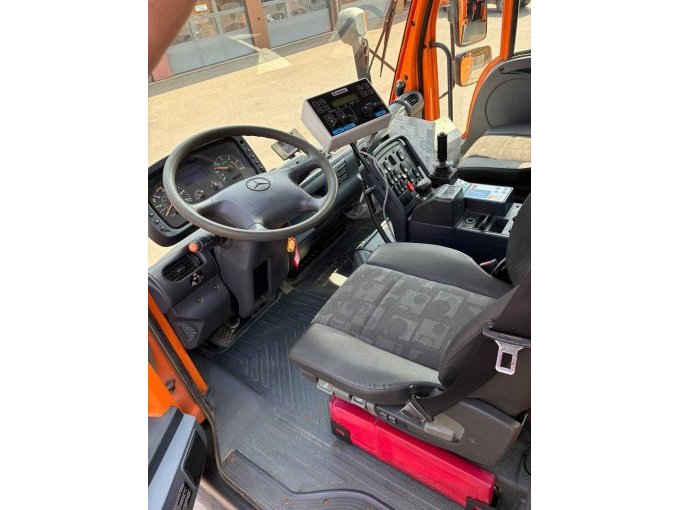 U400 Innenraum Fahrerseite