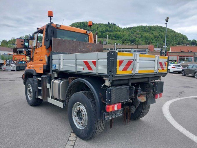 Fahrerseite hinten