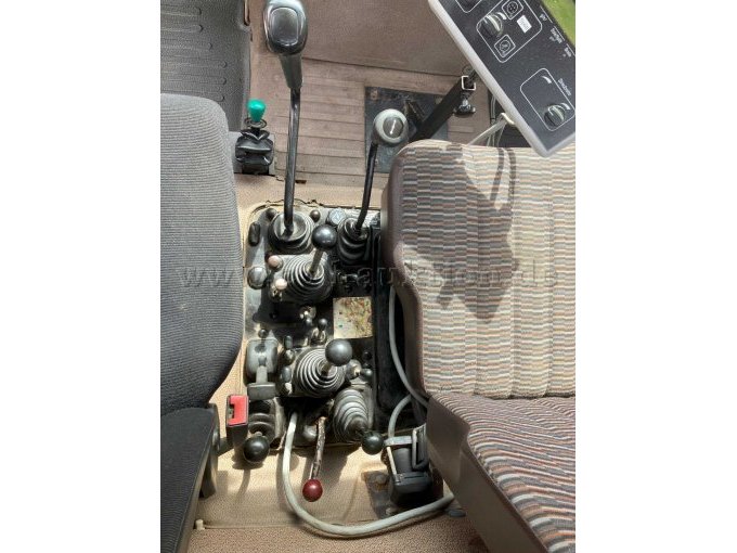 Hydraulikanlage mit 2 Krezhebelsteuergeräten