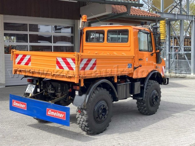 Unimog rechts + hinten