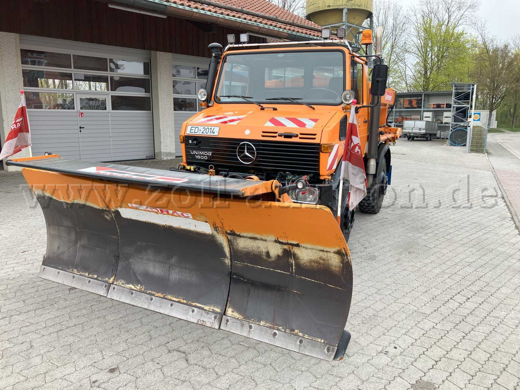 Unimog inkl. Schneepflug