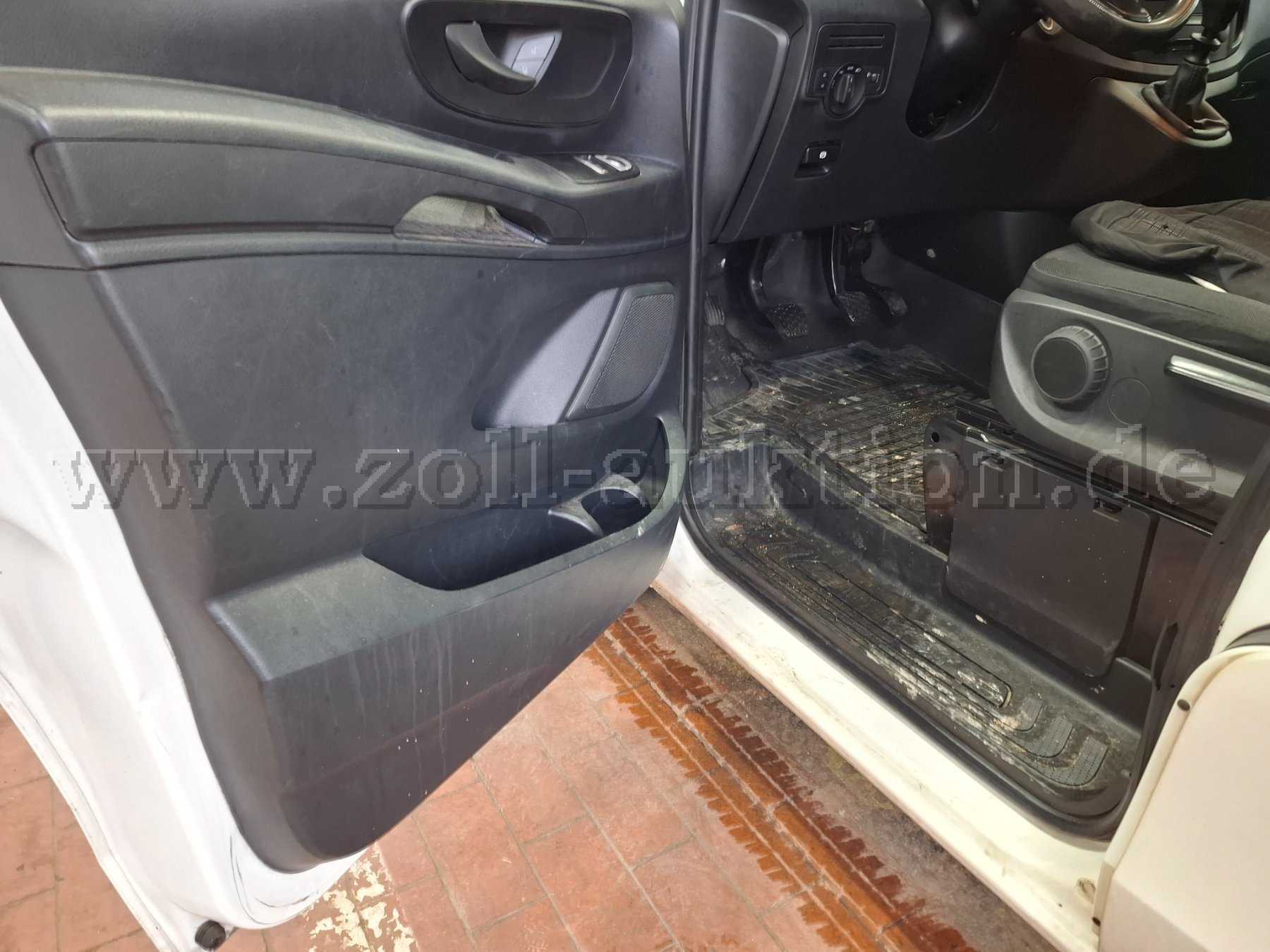 Detail Einstieg Fahrerseite