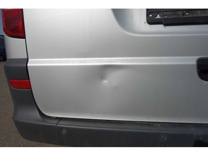 Beschädigung/Delle Bereich Heckklappe