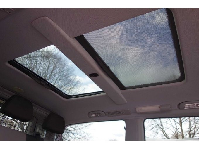 Dachfenster mit Sonnenrollo