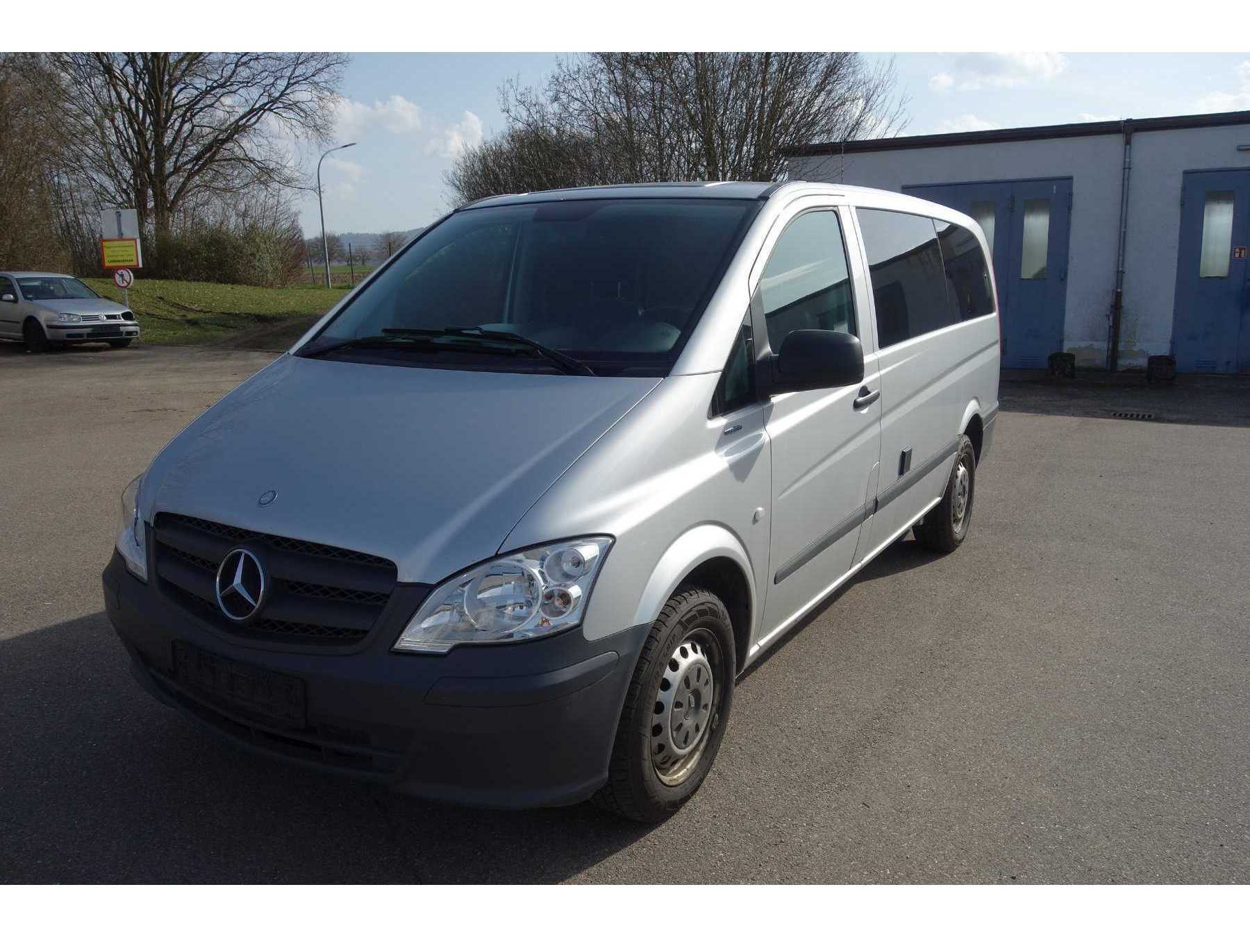 Front-/Seitenansicht links