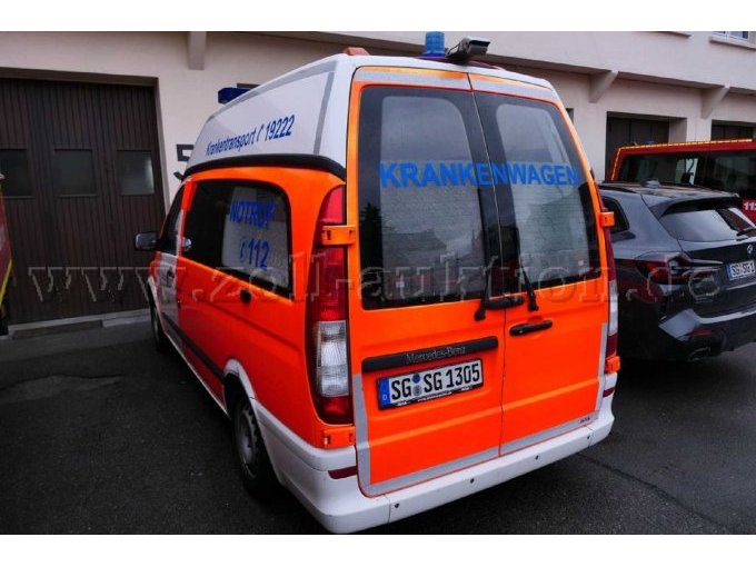 Heck- und Seitenansicht links