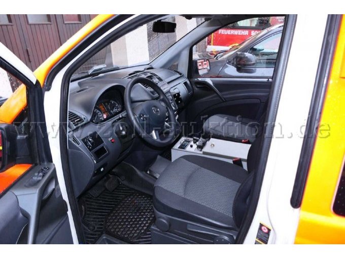 Ansicht Innenraum Fahrerseite bei geöffneter Fahrertür