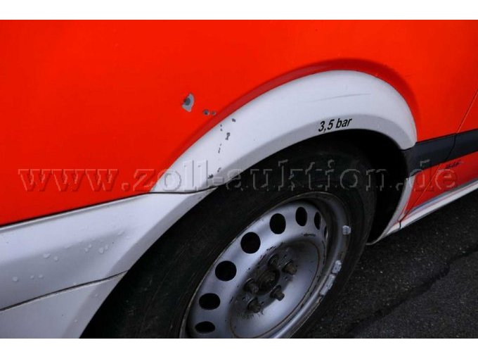 Ansicht der Schäden am Radlauf hinten rechts