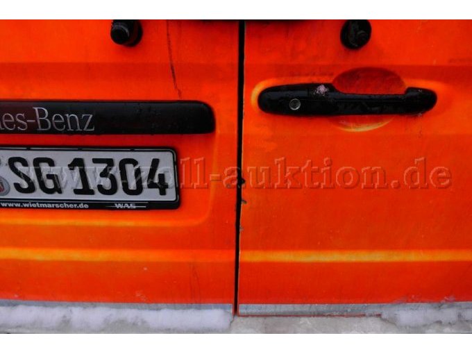 Lackschäden an den Kanten der beiden Hecktüren