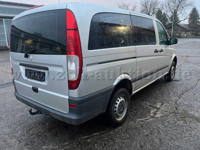 Fahrzeug hinten rechts