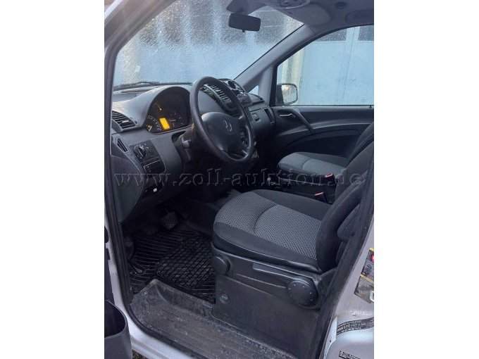 Einstieg Fahrerseite